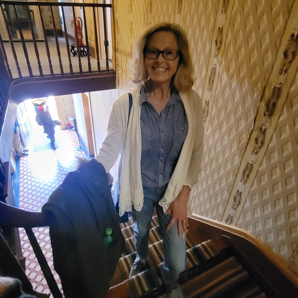 Meet your Posher, Christie - Picture 8 of 8